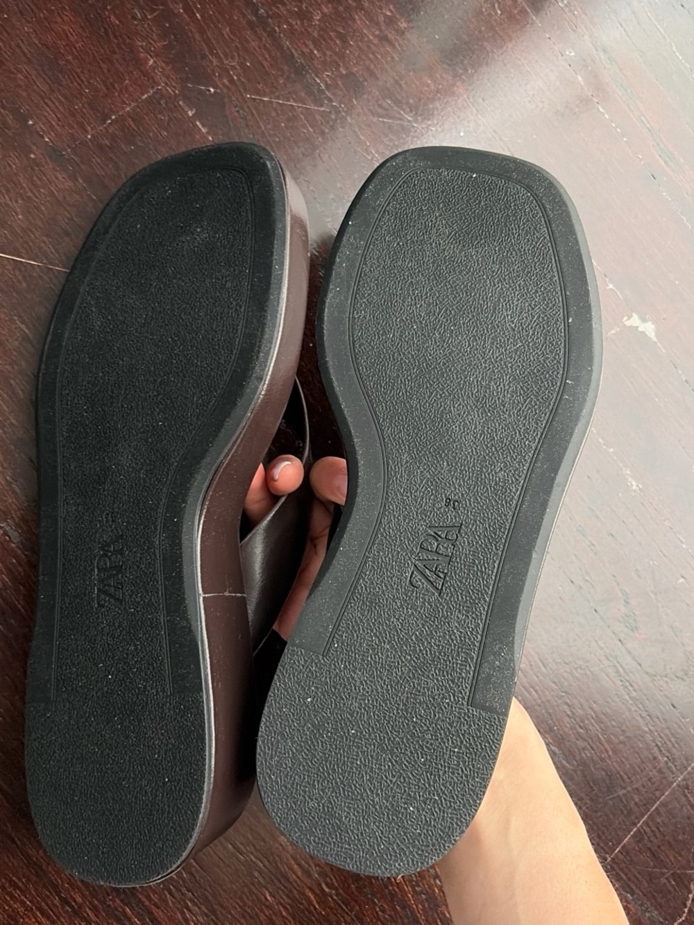 NEW Zara brown Flip Flop Sandals - Picture 3 of 4